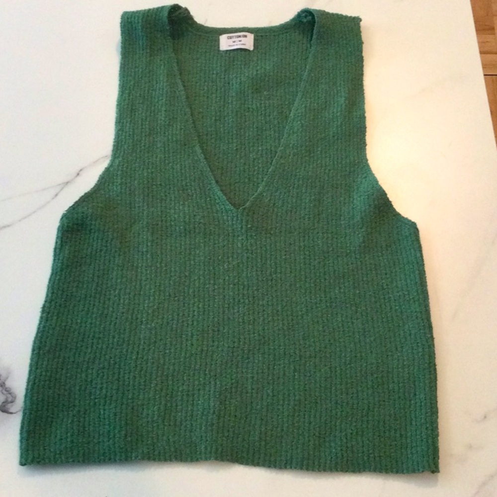 Green knit tank top/sweater vest, medium